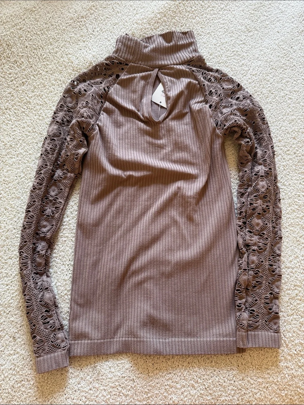 NWT Free People Women's Lace-Sleeve Ribbed Turtleneck Top - Mauve Pink